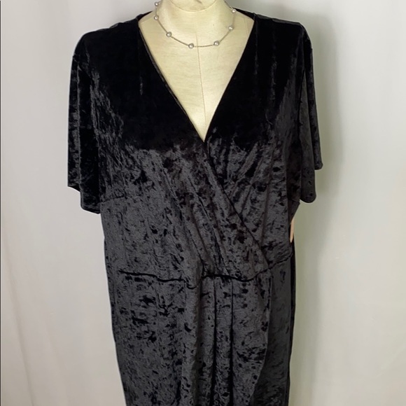 🌻 3/25 🌻 Plus Size EVRI Black Velvet Wrap Dress - Picture 4 of 13
